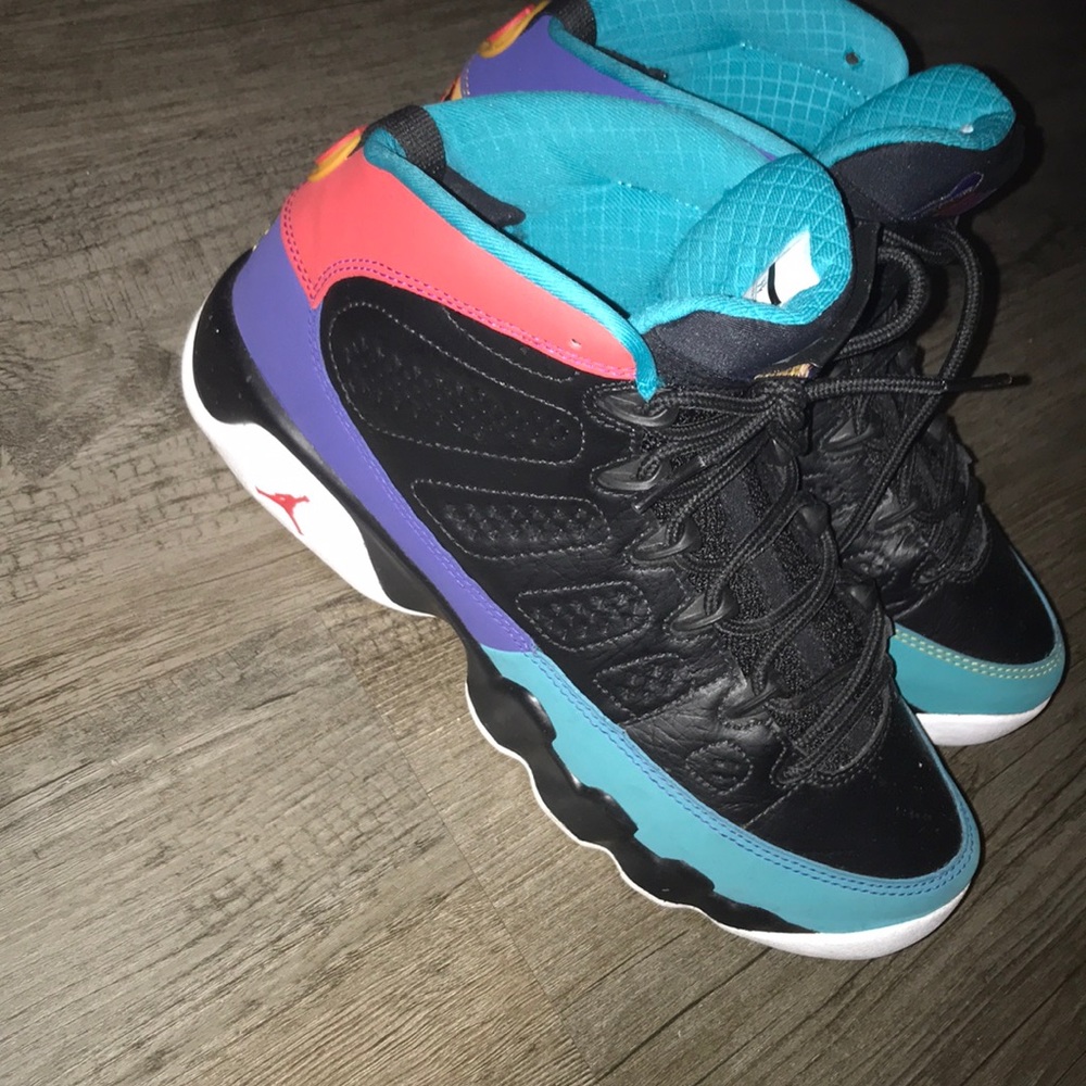 Jordan 9 - Picture 2 of 4